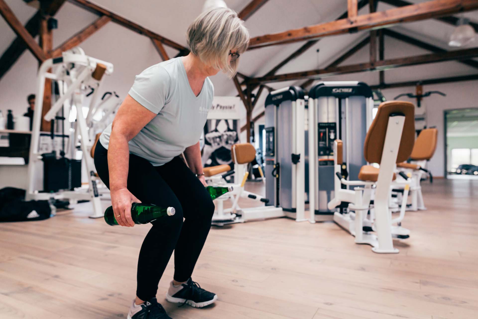 Tag 1 Übungen Seitheben und Kniebeuge My Physio Praxis für Physiotherapie Medical