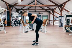 Endposition Rudern vorgebeugt