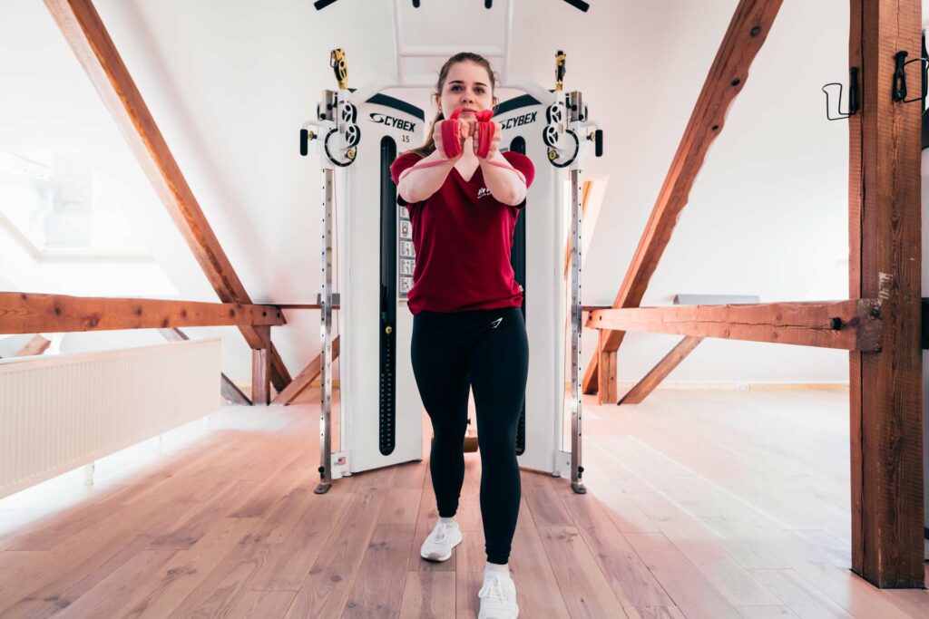 Endposition Fly's mit Theraband Endposition Fly's mit Theraband